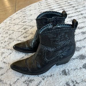 Gianni Bini Embossed Western Black Ankle Boots